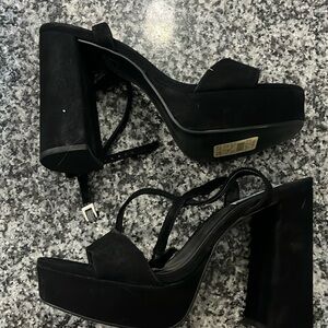Steve Madden Lessa Black suede 9.5